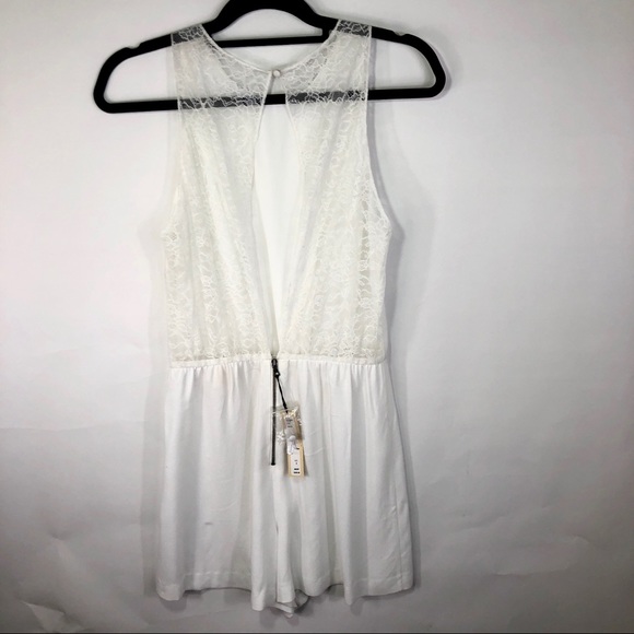 Alice + Olivia Jasper Lace Back Romper Sleeveless - Picture 7 of 7